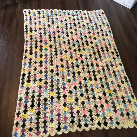 Granny Square Crocheted Afghan Throw Blanket Handmade Knit Multicolor VTG 67x49 - Picture 5 of 5